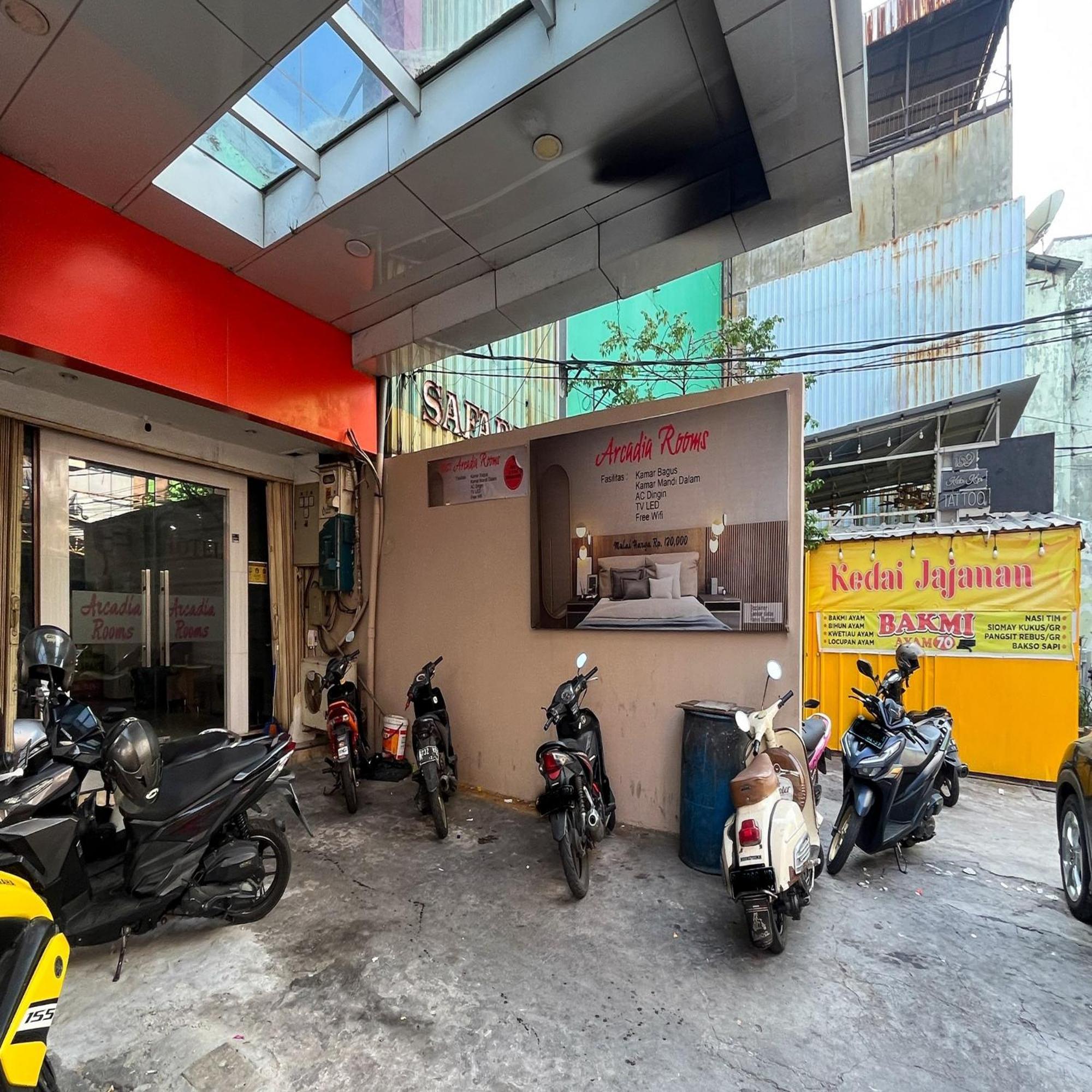 Arcadia Rooms Redpartner جاكرتا المظهر الخارجي الصورة